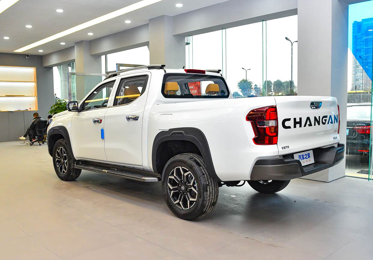 
								Changan Lantuo Zhe 2.0T Automatic AWD Gasoline Pickup Truck full									